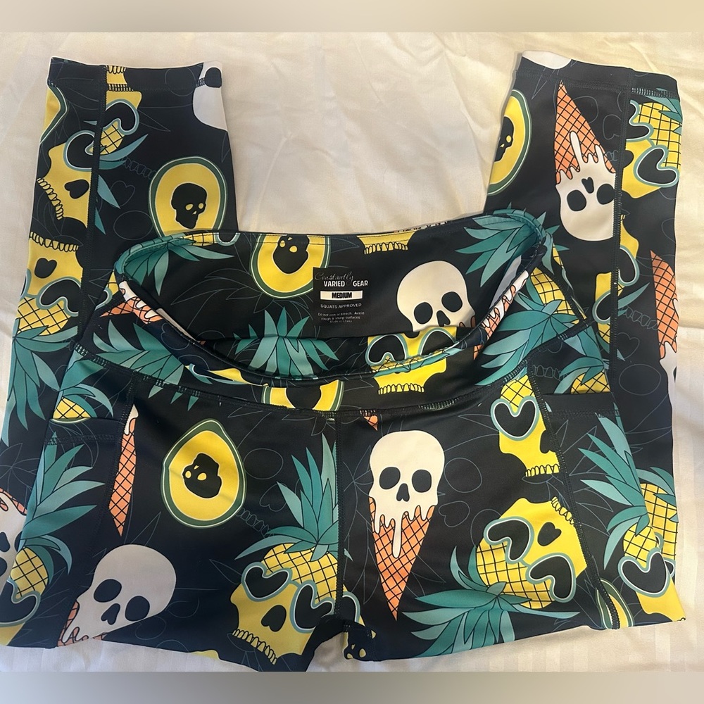 new CVG ICE CREAM SKULLS Capri LEGGINGS